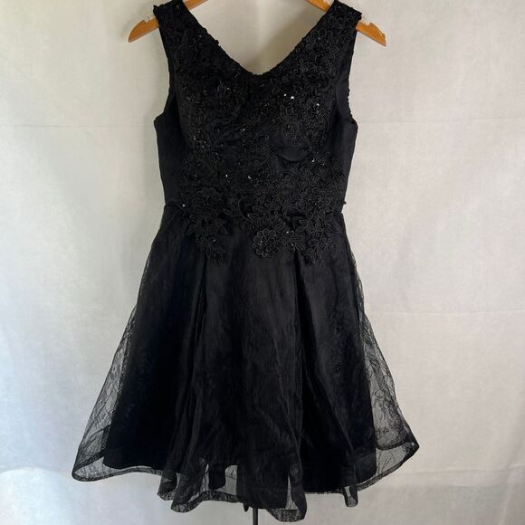 Black Vneck Embroidered Floral Tulle Fit &‎ Flare Formal Homecoming Dress Sz SM - Picture 11 of 11